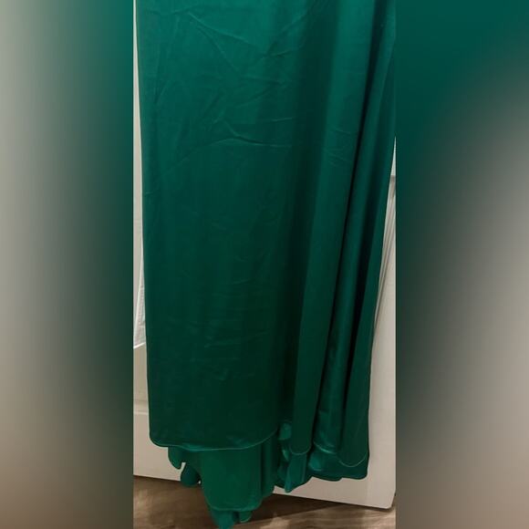 MAC DUGGAL CHARMEUSE RHINESTONE STRAP TRUMPET GOWN Sz 8 W/ Flaw - Picture 9 of 9